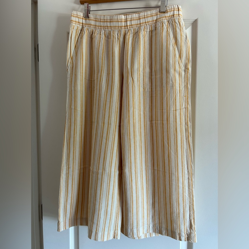 Cloth & Stone Yellow and White Striped Capri wide leg Pants